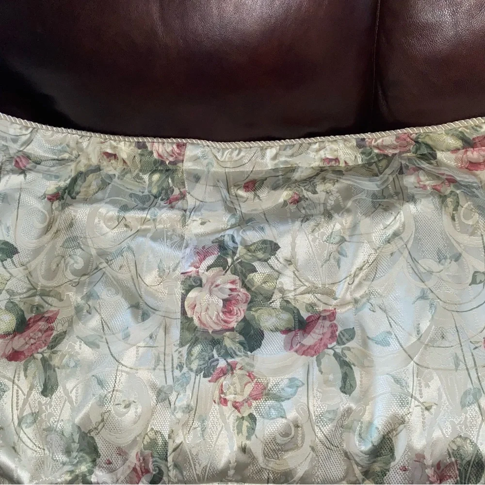 2 Burlington Home Rose Floral Damask King Size Shabby Chic Cottage Pillow Shams